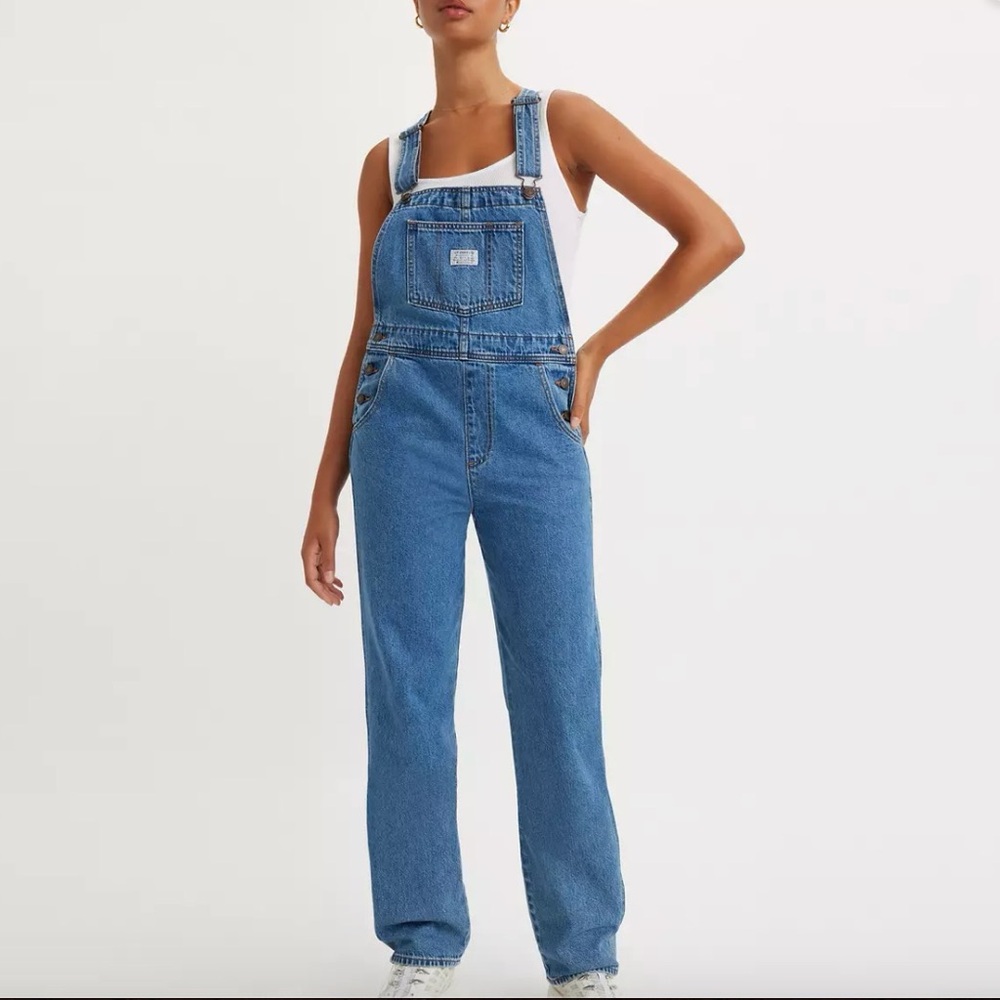 BNWOT levi’s straight leg overalls